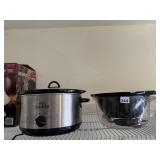 CROCK POT AND POPCORN POPPER