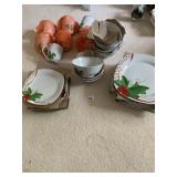 CHRISTMAS DISHES SERVICE FOR 7