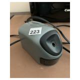 ELECTRIC PENCIL SHARPENER BY STAPLES