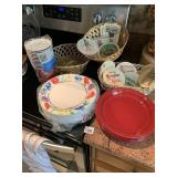 SET OF 4 RED PLATES, WICKER BASKETS, PAPER