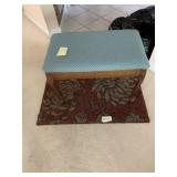 VANITY SEAT AND SMALL RUG 24X18X14