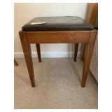 STORAGE OTTOMAN 17X18.5X15