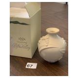 LENOX TULIP VASE OB