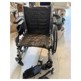 WHEELCHAIR W/ FOOTRESTS VERY GOOD CONDITION