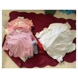 ASSORTED WOMENï¿½S CLOTHINGï¿½S SOME NEW W/ TAGS