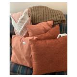 FIVE SOFA PILLOWS CORAL COLORED