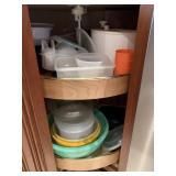 VARIETY OF PLASTIC BOWLS, ETC. IN LAZY SUSAN