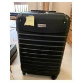 PRESTIGE HARD LUGGAGE ON WHEELS