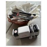 TONGS LOOK NEW, KNIFE SHARPENER