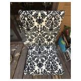 6 MATCHING BLACK/WHITE CHAIR CUSHIONS W/ TAGS