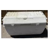 HUGE IGLOO FISHING COOLER WITH CUP HOLDERS AND