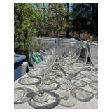 10 MATCHING WINE GLASSES