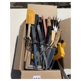 LARGE GROUP OF KITCHEN UTENSILS INCLUDING LEMON