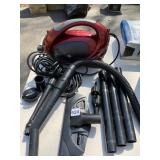 VACUUM W/ ATTACHMENTS