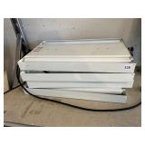 4 - 2 FT PLUG IN LIGHT FIXTURES