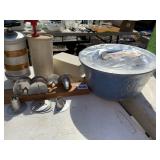 NESTING PLASTIC BOWLS, COOKIE PRESS TIPS