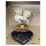 MUSICAL UNICORN W/ HEAD DAMAGE, HEART SHAPE PAN