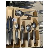 SET OF STAINLESS FLATWARE