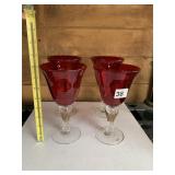 4 MATCHING RUBY GLASS WITH CLEAR BASE WINE