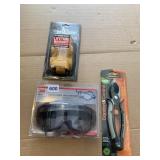 PRUNER, GOGGLES, PLUG BAR