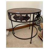 SMALL ROUND METAL SIDE TABLE WITH ROUND TOP