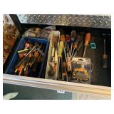 CONTENTS OF DRAWER/PHILIPS & STRAIT BLADED
