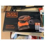 BLACK & DECKER1/4 SHEET SANDER NEW IN BOXX
