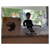 SIDNEY CROSBY BOBBLEHEAD/GLASS HOCKEY GUY