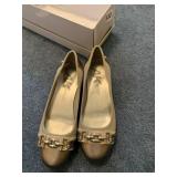 AK SPORT LADIES FLATS SIZE 7 1/2