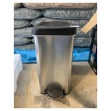 SMALL SIZED WASTE BASKET W/FOOT PEDAL