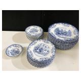 IRONSTONE COACHING SCENES PLATES, 14 DINNER, 12