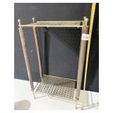 METAL FOUR-LEGGED STAND 22"H