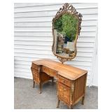 FANCY DRESSING VANITY W/ TURNED LEGS AND ORNATE