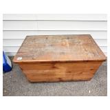 KNEEHOLE DRESSING VANITY