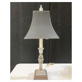 LAMP METAL CENTER WITH LION HEADS, WOOD BASE,