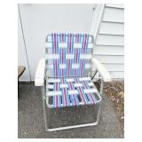 FOLDING LAWN CHAIR
