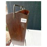 VINTAGE MAGAZINE RACK/HOLDER