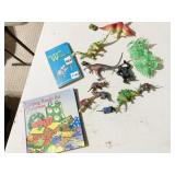 DINASAUR FIGURES AND PLAY MATS
