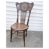 ANTIQUE CHAIR W/ 5 RUNG BACK