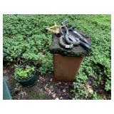 GARDENING TOOLS AND PLANTER