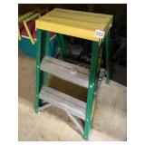 SMALL FOLDING STEP LADDER