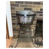 NICE METAL STAND AND GALVANIZED TUB