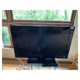SONY 32" TV RM -YD035 W/ REMOTE
