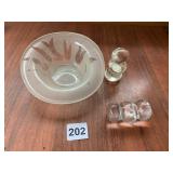 ART GLASS SLANT FRONT BOWL WITH DESIGN AND TWO