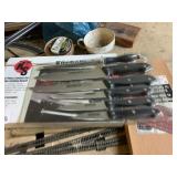 SET OF STEAK KNIVES NEW IN PKG, ART SUPPLIES,
