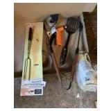 MARSHMALLOW ROASTING STICK, BBQ TONGS, SPRAY