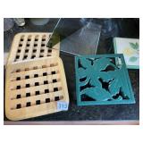 WILLIAM SONOMA TILE TRIVET, 2 WOOD TRIVETS, CAST