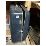 VINTAGE SUITCASE WEAR THROUGHOUT