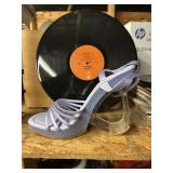 VINTAGE SANDALS W/ CLEAR HEEL SZ 10 - CRACKING ON