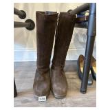 VINTAGE SUEDE BOOTS SIZE 7.5